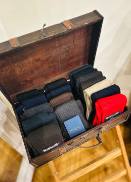 pantherellaのソックス入荷いたしました。