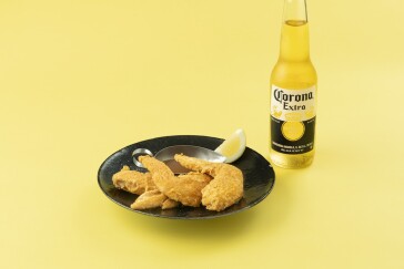 コロナエキストラビール／バッファローチキンウィング 3P