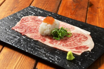 黒毛和牛の炙り寿司